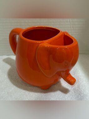 Vintage orange elephant ceramic tea mug
